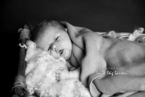 DSC 0437 newbornfotografering Johan